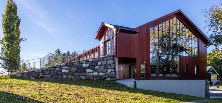 2 fasade glassvegg foto Tove Lauluten